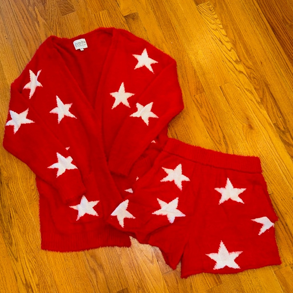 Like New Judith March Cozy Set